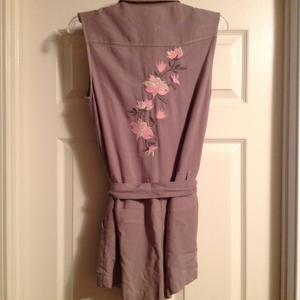 Honey Belle Romper size small